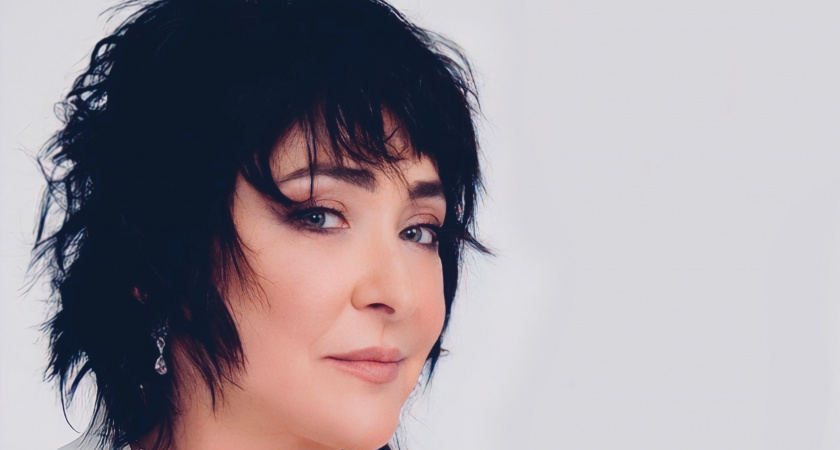 В Волгограде испортили баннер с анонсом концерта Лолиты исписали оскорблениями