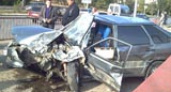 В Волгограде «четырнадцатая» врезалась в столб, пострадали два ребенка