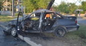 В Дзержинском районе Волгограда в ДТП сгорела автомашина