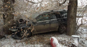 На юге Волгограда столкнулись легковушка и автобус
