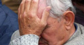 В Волгограде двое мошенниц обокрали пенсионера в лифте