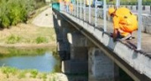 В Волгоградской области досрочно ремонтируется важный для движения мост