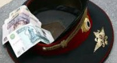 Волгоградский полицейский пытался реализовать 4800 бутылок «левого» алкоголя