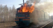 В Волгограде из-за возгорания локомотива были задержаны два пассажирских поезда