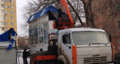 В Краснооктябрьском районе Волгограда демонтировали два незаконных торговых ларька