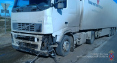 Под Волгоградом автоледи на «ВАЗ-21213» врезалась в грузовик