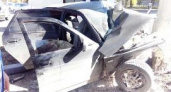 В Волгограде  машина врезалась в столб 