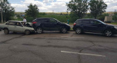 На  юге Волгограда произошло тройное ДТП: четверо пострадавших