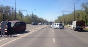 В Волгограде по очереди столкнулись 4 машины