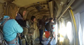 Волгоградские студенты в день ВДВ прыгнули с парашютом