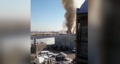 В Дзержинском районе горит фабрика