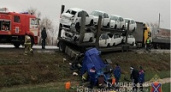 Под Волгоградом столкнулись фура и автовоз