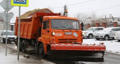 Утром волгоградские дороги расчищали 60 единиц спецтехники
