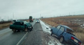 Под Волгоградом столкнулись две легковушки