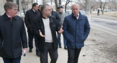 Глава Волгограда с общественниками проинспектировал дороги
