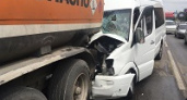 В Волгограде иномарка влетела в бензовоз