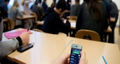 В российских школах собираются ограничить смартфоны