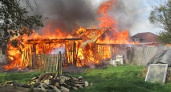 В Волгограде во время пожара в дачном поселке погибли три человека