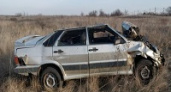 Под Волгоградом легковушка перевернулась в кювете