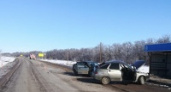 Под Волгоградом «двенадцатая» врезалась в иномарку