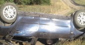 Вверх тормашками: под Волгоградом иномарка перевернулась в кювете