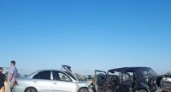 Под Волгоградом иномарка на встречке протаранила «семёрку»