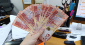Всех, кто снимает наличные с банковских карт, ждет сюрприз. Спишется аж две суммы сразу