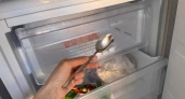 Соседка рассказала, зачем в морозилке всегда держит столовую ложку - теперь тоже так делаю