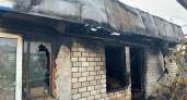 В Волгоградской области холодильник вспыхнул ночью — сгорели баня и летняя кухня
