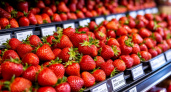 "Натуральная отрава": сочная клубника из магазина скрывает опасность - в Роскачестве рассказали, как не купить яд