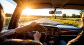 Офтальмолог объяснил, что сделать, чтобы яркое солнце не слепило водителя