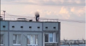 Волгоградку шокировала подростковая вылазка на крышу: дети бегали по высоте