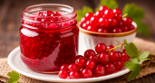 Уже 5 лет заготавливаю джем из красной смородины по бабушкиному рецепту: быстро, много и без косточек