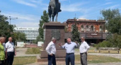По скверу Симбирцева прогулялись губернатор и глава Волгограда