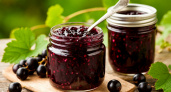 Ароматное варенье из черной смородины «12 стаканов»: нежное желе с цельными ягодками - и 20 банок будет мало