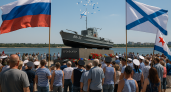 Волгоград отметил День ВМФ на набережной у бронекатера