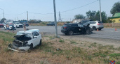 В Волгограде на Третьей продольной столкнулись три машины, есть пострадавшие