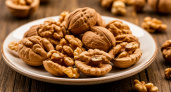 Беру грецкие орехи — и в кипяток: спорим, вы этого не знали? Отличный способ, понравится всем