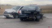 В Урюпинском районе 14-летняя девочка на мопеде врезалась в ВАЗ