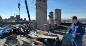 Прокуратура заставила подрядчика возобновить капремонт крыши в Волгограде, оставшейся без кровли на месяц