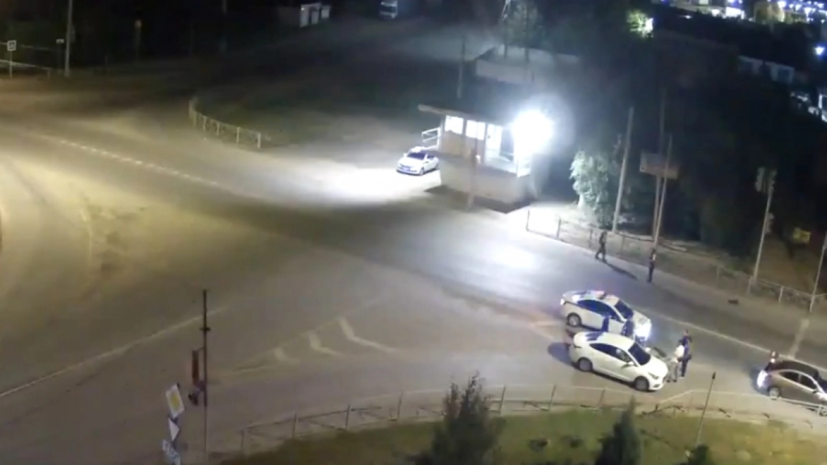 Полицейские спасли таксиста с приступом стенокардии в Среднеахтубинском районе