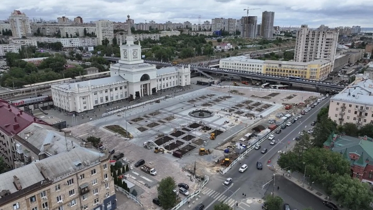 В Волгограде на улице Коммунистической расширяют дорогу до четырех полос