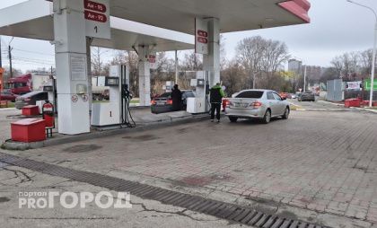 Заправить машину снова стало дороже: Волгоградская область столкнулась с новым скачком цен на бензин и дизель 