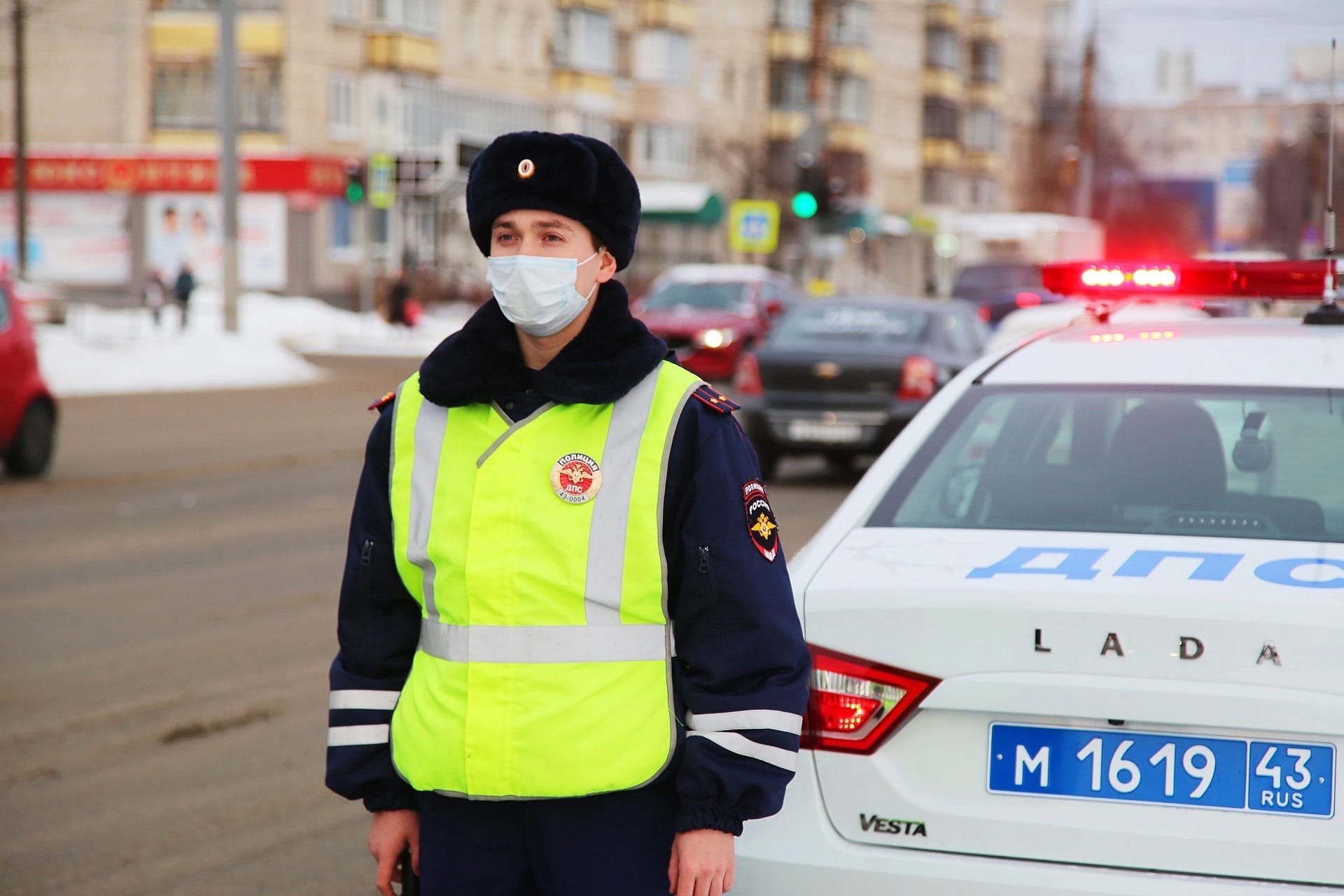 Теперь это запрещено: ГАИ массово отправляет машины на техосмотр из-за таких фар